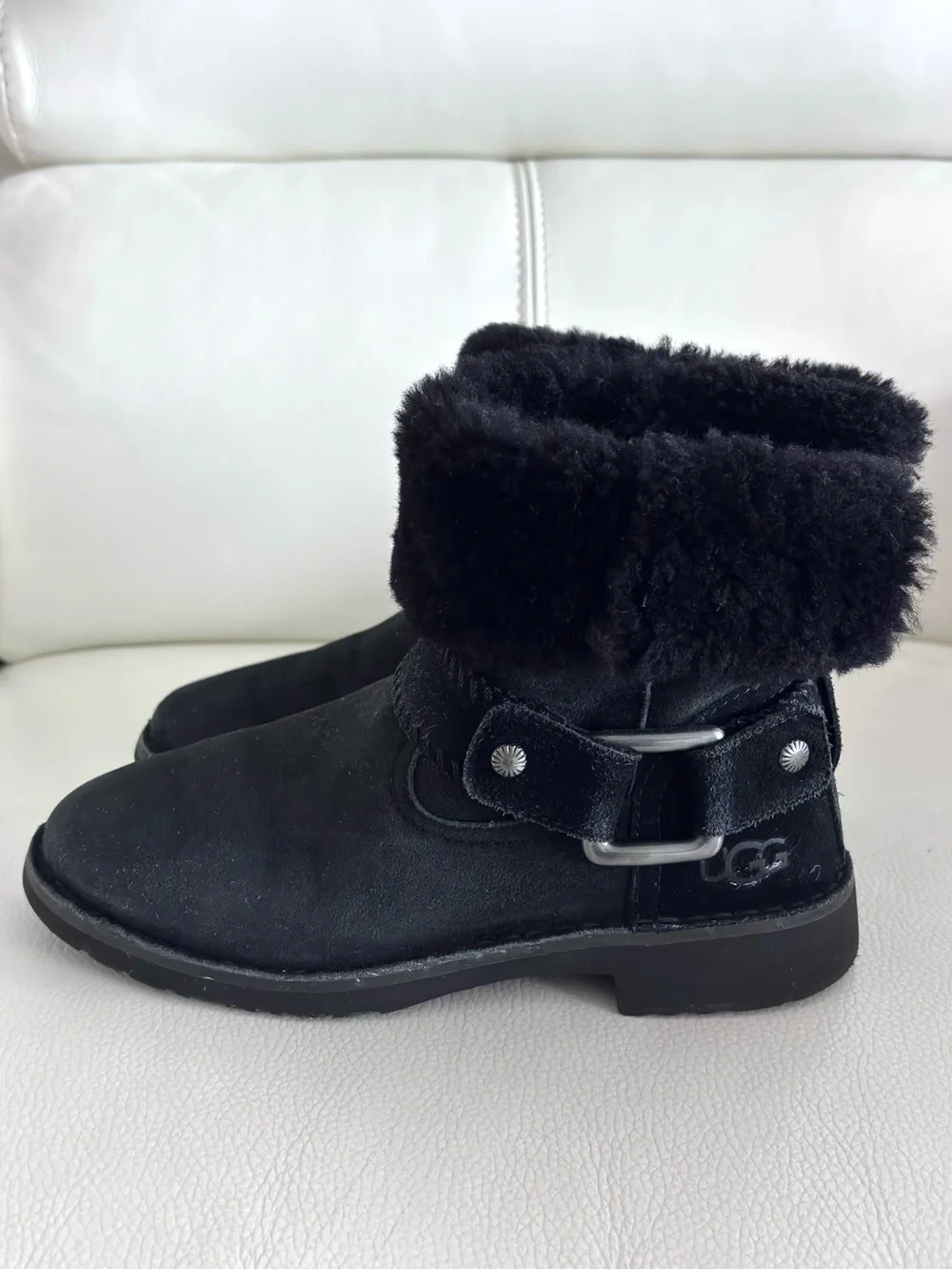 UGG Cedric Sheepskin Winter Black Boots size 6M